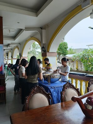Desayuno de cocina local incluido todos los días
