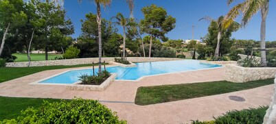 Eleganz und Entspannung in Lo Romero Golf – Ihr Zuhause in Meernähe