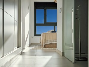 2 bedrooms, iron/ironing board, internet, bed sheets