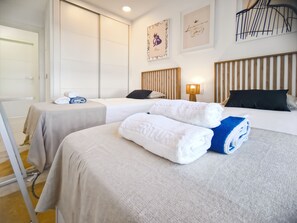 2 bedrooms, iron/ironing board, Internet, bed sheets