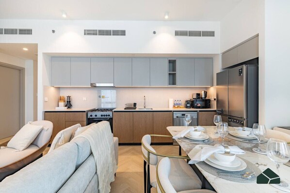 Fridge, microwave, oven, stovetop