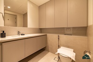 Hair dryer - Luxurious 2BR | Sea and Burj View | BMS (Dubai)