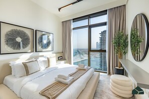 Desk, iron/ironing board, WiFi, bed sheets