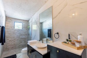 Douche, séchoir à cheveux