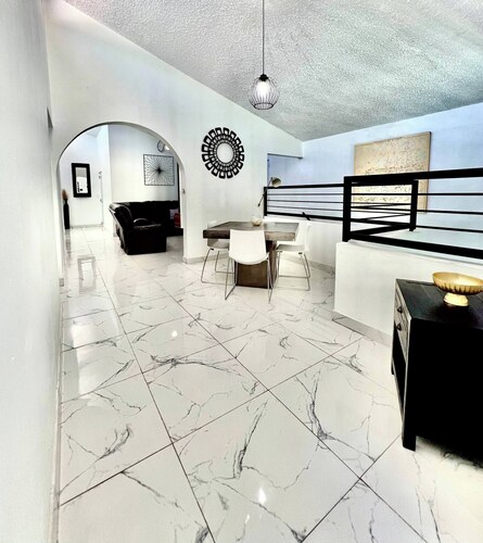 Dorado 6BR  Family & Group Retreat