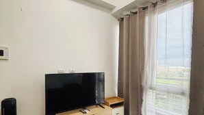 TV - Serene Getaway with Prime Emperador View (Iloilo City)
