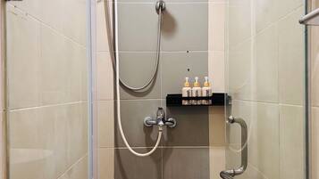 Shower, towels