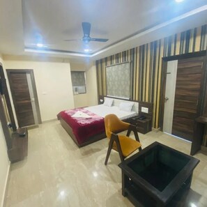 Luxury Room, Balcony, Hill View | Free WiFi, bed sheets