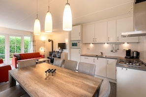 Microwave, dishwasher - Tranquil wellness bungalow with garden (Eernewoud)