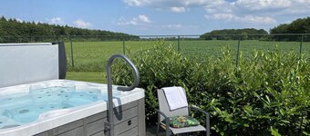 Lakeside Wellness Bungalow with Hot Tub