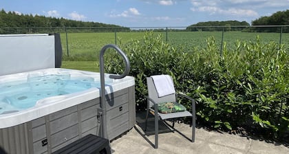 Lakeside Wellness Bungalow with Hot Tub