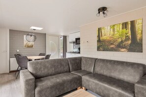 Smart TV, DVD player - Tranquil forest bungalow for couple (Kootwijk)