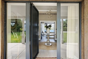 Entrance hallway - Gable View (Combeinteignhead)