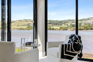 Master bedroom with wonderful views of the River Teign - Gable View (Combeinteignhead)