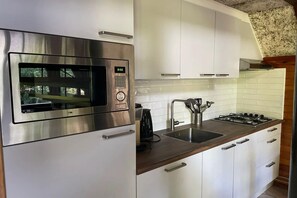 Refrigerador, microondas, placa de cocina, lavavajillas