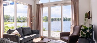 Lakeside Retreat with Modern Comfort