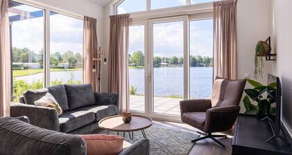 Lakeside Retreat with Modern Comfort