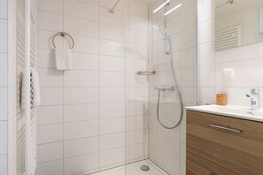 Shower - Cosy apartment in Bruinisse with balcony (Bruinisse)