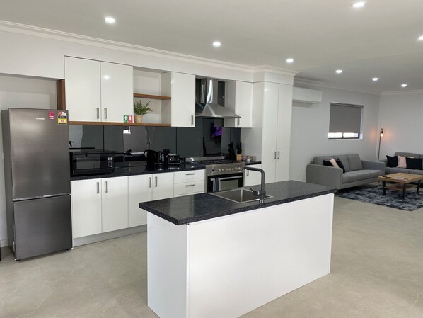 Microwave, oven, stovetop, dishwasher