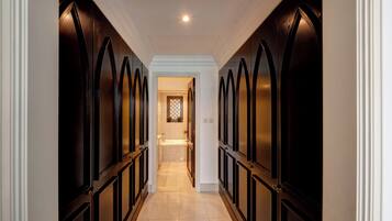 Iron/ironing board, free WiFi, wheelchair access