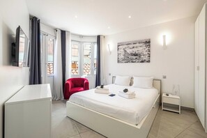 2 Schlafzimmer, Schreibtisch, Bügeleisen/Bügelbrett, Internetzugang