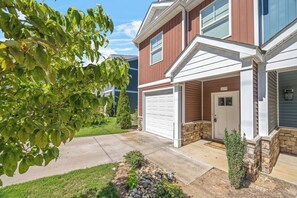 Exterior - Stylish Townhome Stay | Near Downtown Spartanburg & Outdoor Paths (Spartanburg)