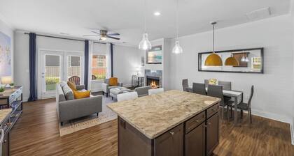 Stylish Townhome Stay | Near Downtown Spartanburg & Outdoor Paths