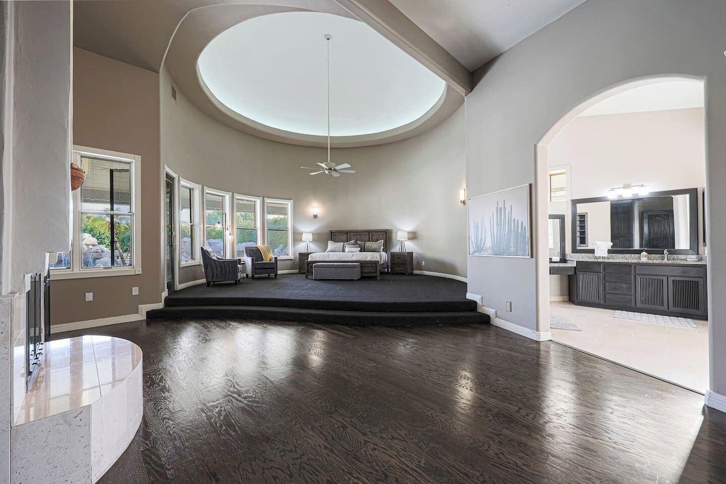 Iron/ironing board, travel crib, free WiFi, bed sheets