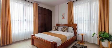 1 bedroom, iron/ironing board, internet, bed sheets