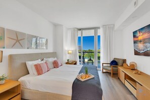 1 bedroom, iron/ironing board, WiFi, bed sheets - Spectacular Apt w/Private Balcony + Pool (Hallandale Beach)