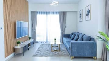 Apartment | Bathroom | Shower, free toiletries, hair dryer, towels