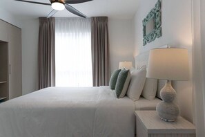 2 室のベッドルーム、セーフティボックス (室内)、旅行用ベビーベッド、WiFi