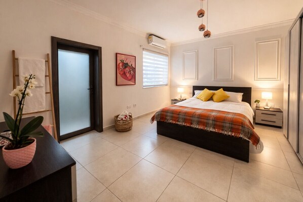 Imagen sin descripción, 1 de 27, botón