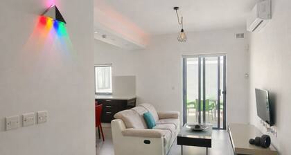 Ensuite Twin + Laundry, Pembroke