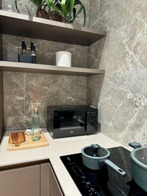 Fridge, microwave, oven, stovetop