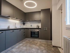Fridge, oven, dishwasher, cookware/dishes/utensils - Piazza del Carmine Apartament by Interhome (Florence)