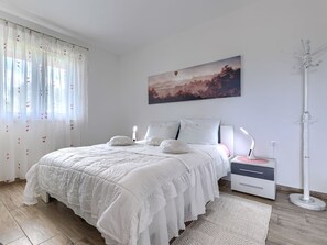 2 bedrooms, internet