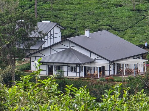 Powysland Bungalow- Luxury 5 Bedrooms Tea Estate Bungalow in Horton Plains