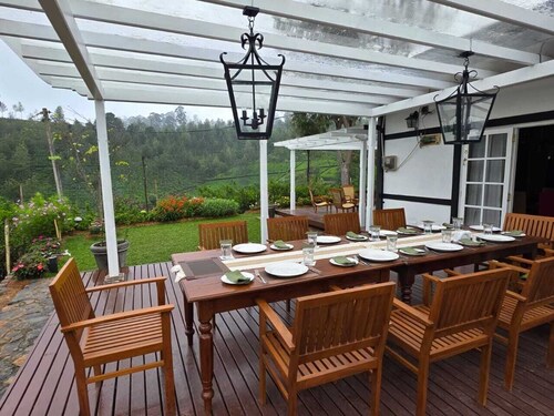 Powysland Bungalow- Luxury 5 Bedrooms Tea Estate Bungalow in Horton Plains