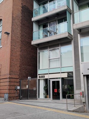 Exterior detail - City View One Bedroom Apartment Liverpool City Centre (Liverpool)