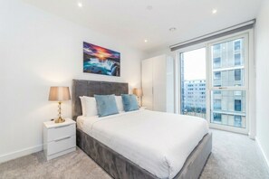 2 makuuhuonetta, työpöytä, silitysrauta/-lauta, Wi-Fi