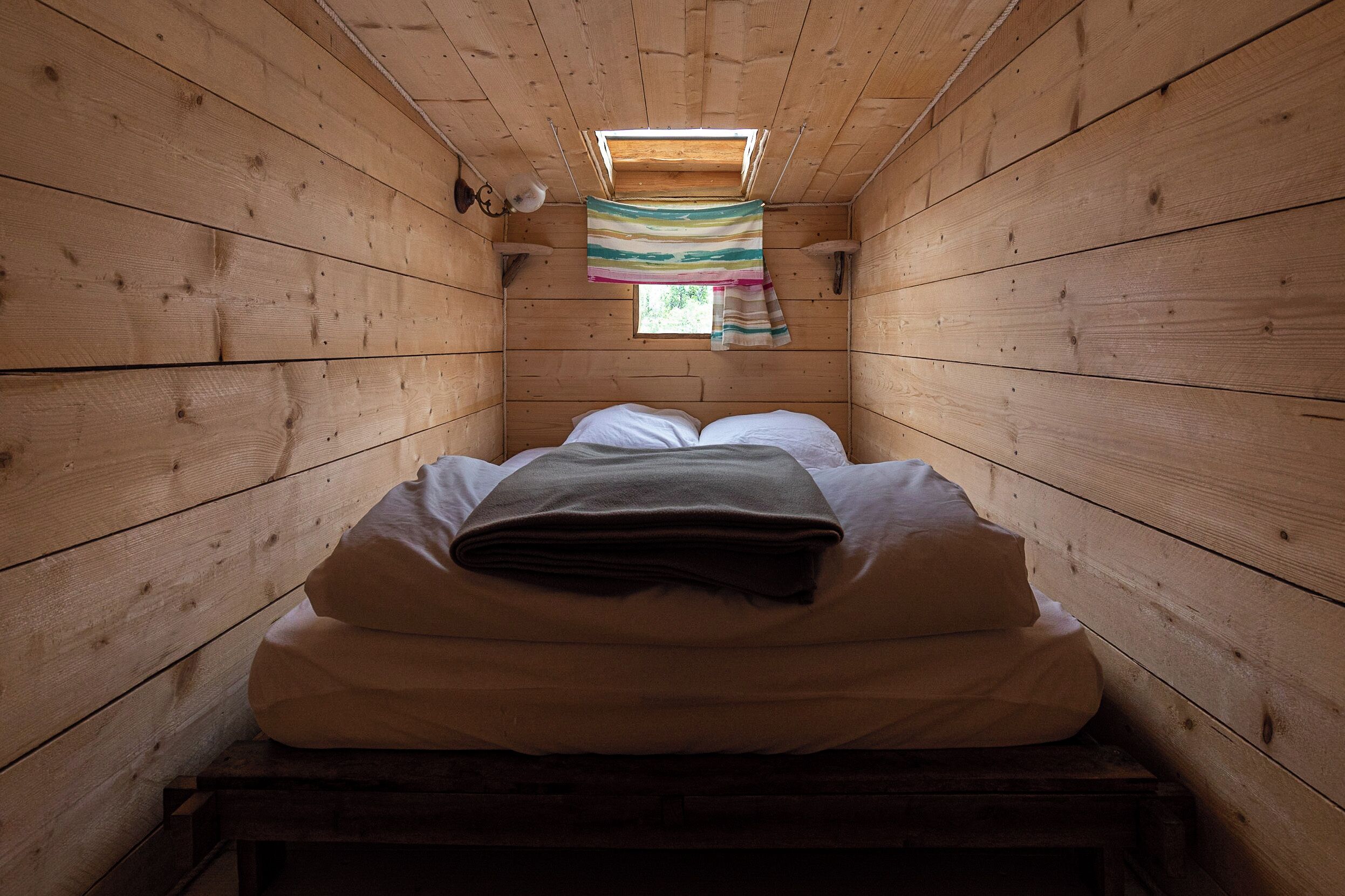 Family Cabin, Park View | Bed sheets