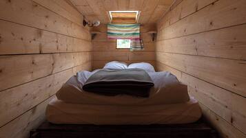 Family Cabin, Park View | Bed sheets