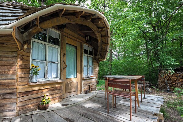 Romantic Cabin, Park View | Terrace/patio