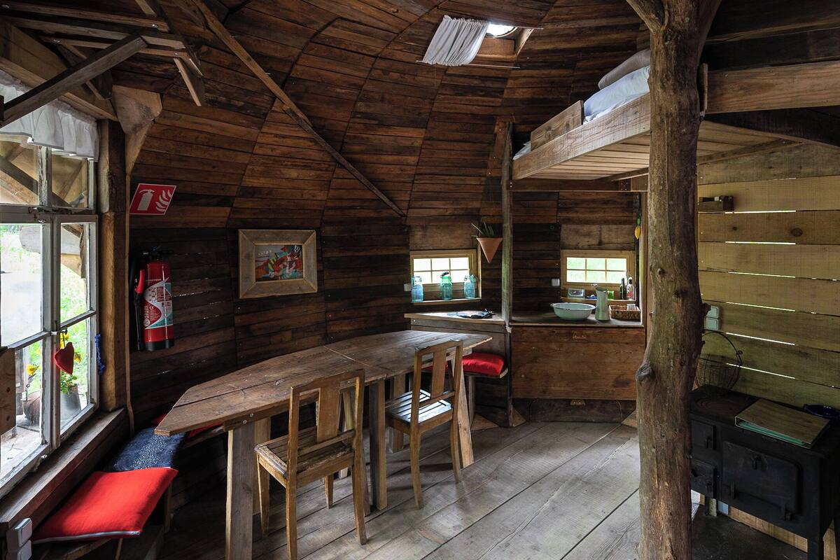 Romantic Cabin, Park View | Bed sheets