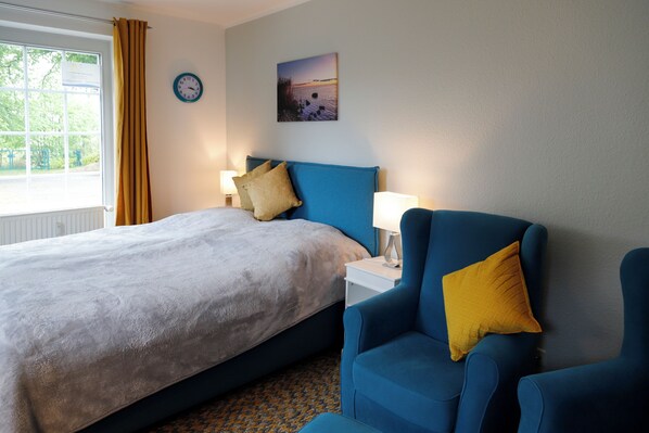 Free WiFi, bed sheets