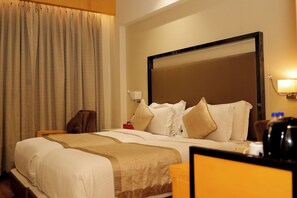 Kamar Twin Deluks | Isi minibar gratis, meja kerja, dan ruang kerja ramah laptop
