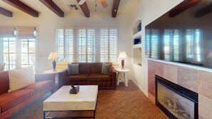 TV, peis og kontorer