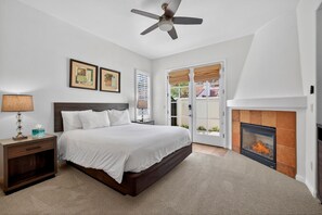 3 bedrooms, desk, iron/ironing board, travel cot