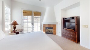 3 bedrooms, desk, iron/ironing board, travel cot - LV364 Downstairs ADA 3BD-3BA Legacy Villa Lock-Off (La Quinta)